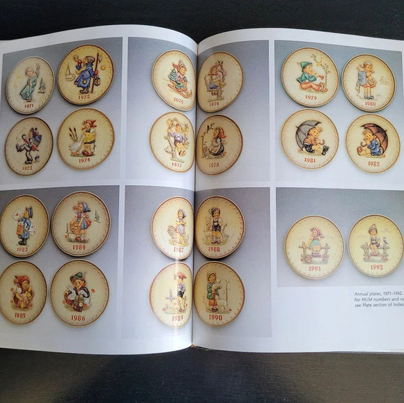 M.J.Hummel Album First Edition 1992 Collector's Hardcover Reference Book - Picture 10 of 15